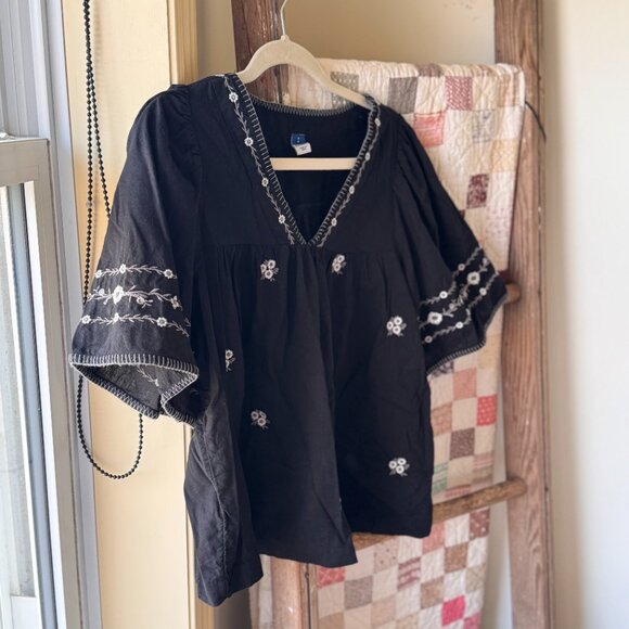 Old Navy Flowy Bell-sleeve Top - Picture 2 of 8